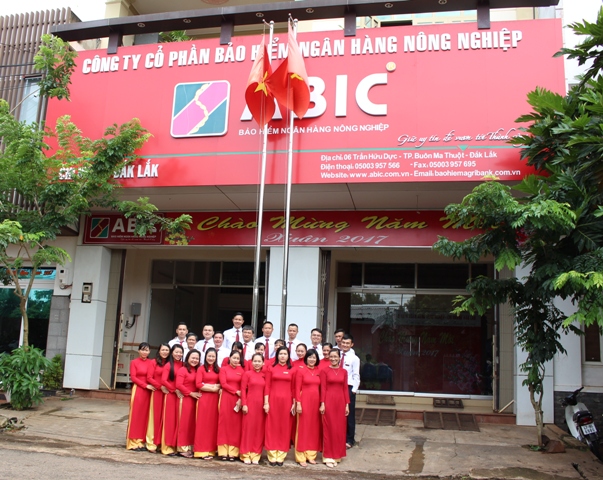 Cán bộ, nhân viên ABIC Đắk Lắk hiện nay.