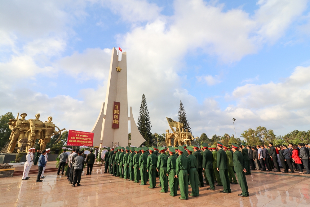 Không khí trang nghiêm
