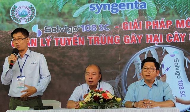 Đại diện nhà khoa học, doanh nghiệp giải đáp các thắc mắc liên quan đến tái canh cà phê cho nông dân