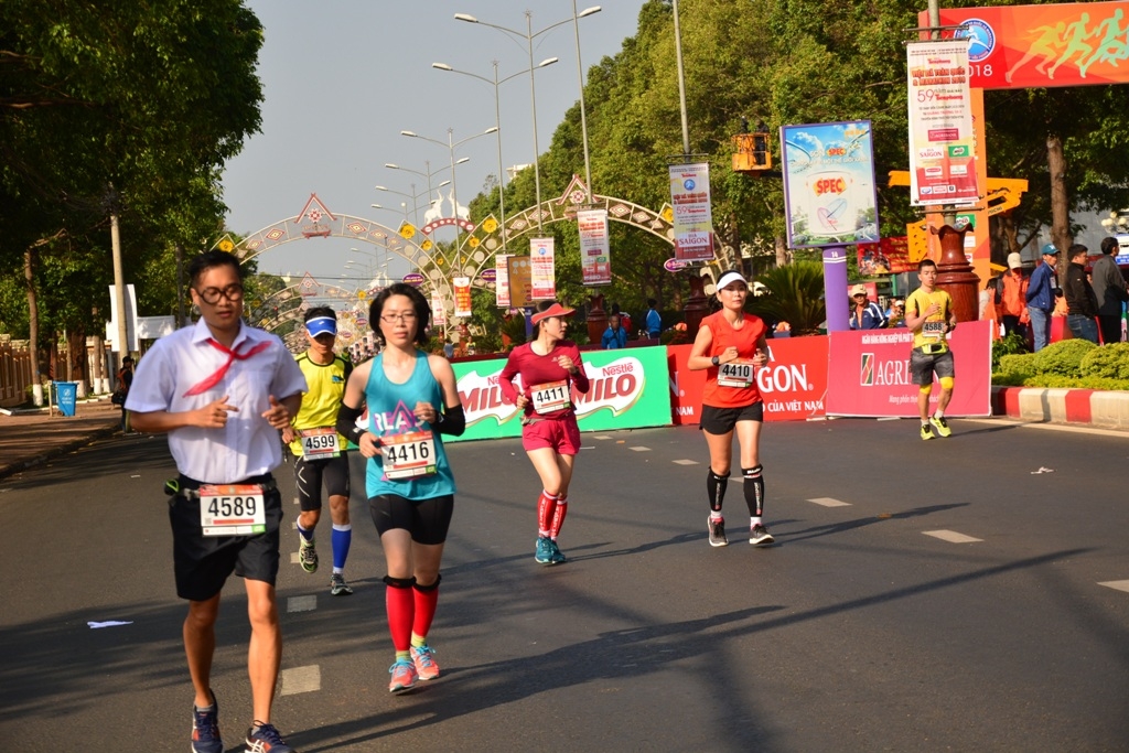 Vận đọng viên tranh tài ở nội dung Marathon.
