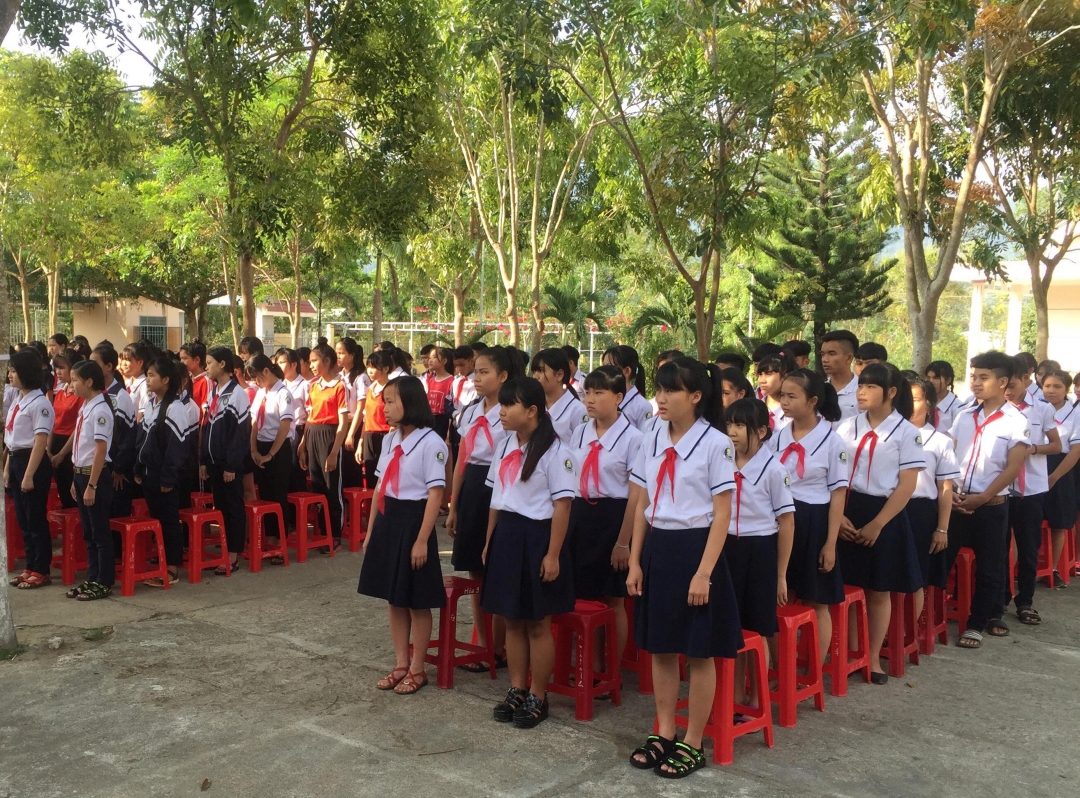 Các em học sinh tham gia ngày hội. 