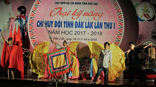 Tiết mục “Những trang sử hào hùng của Đội – Gương anh Trần Quốc Toản” của đơn vị TP. Buôn Ma Thuột.