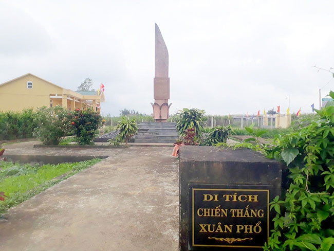 Tượng đại chiến thắng Xuân Phổ. 