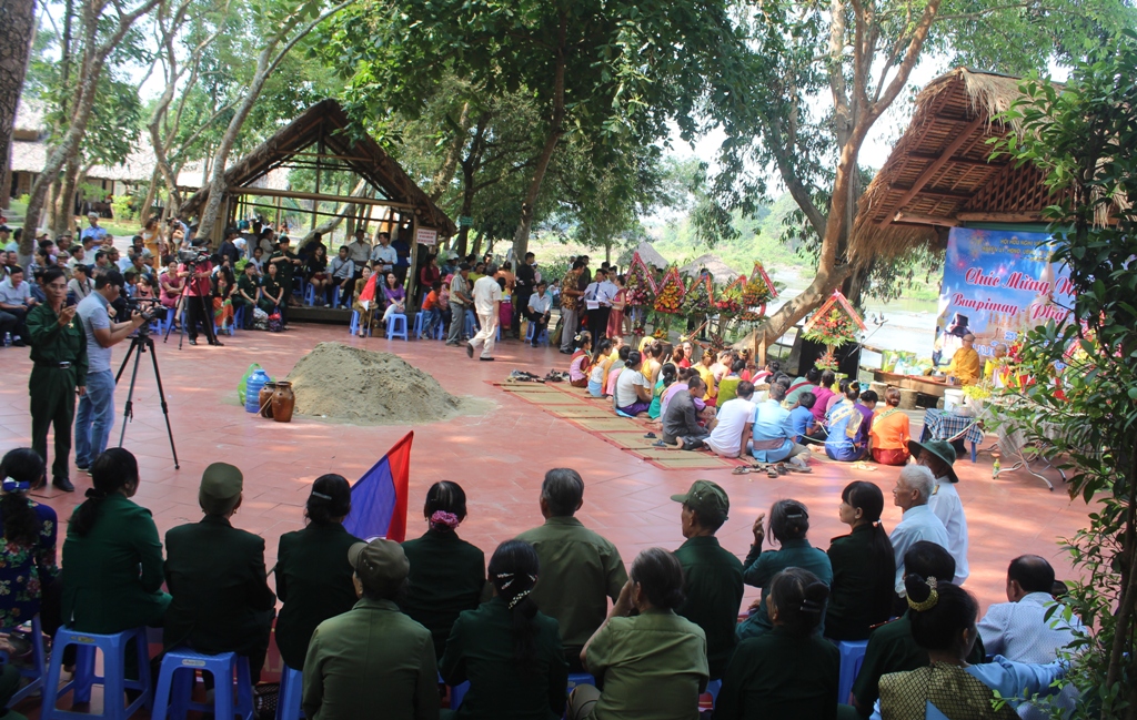 Toàn cảnh lễ hội