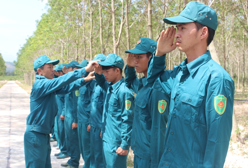 ... và điều lệnh đội ngũ trên thao trường