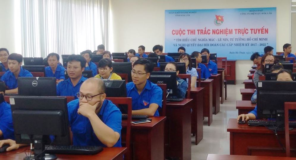 Đoàn viên thanh niên Đoàn cơ sở Công ty Điện lực Đắk Lắk tham gia cuộc thi