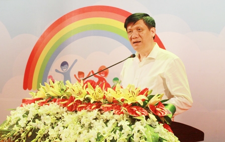 Thứ trường Bộ Y tế Nguyễn Thanh Long phát động tuần lễ tiêm chủng năm 2018.