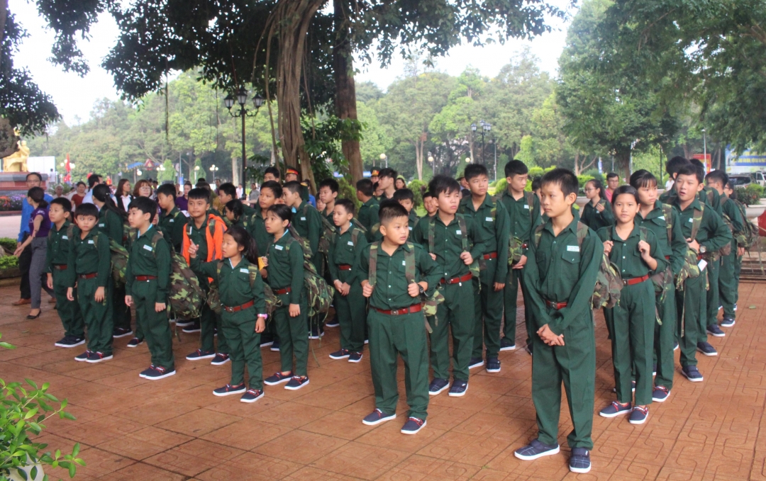 Các chiến sĩ nhí tham gia chương trình