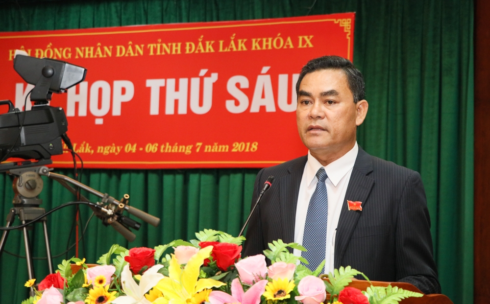 Phó Bí thư Tỉnh ủy, Chủ tịch HĐND tỉnh Y Biêr Niê phát biểu khai mạc Kỳ họp. Ảnh: Hoàng Gia
