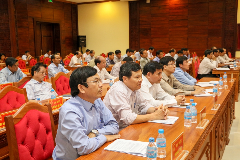 Các đại biểu tham dự phiên họp. (Ảnh: H. Gia)