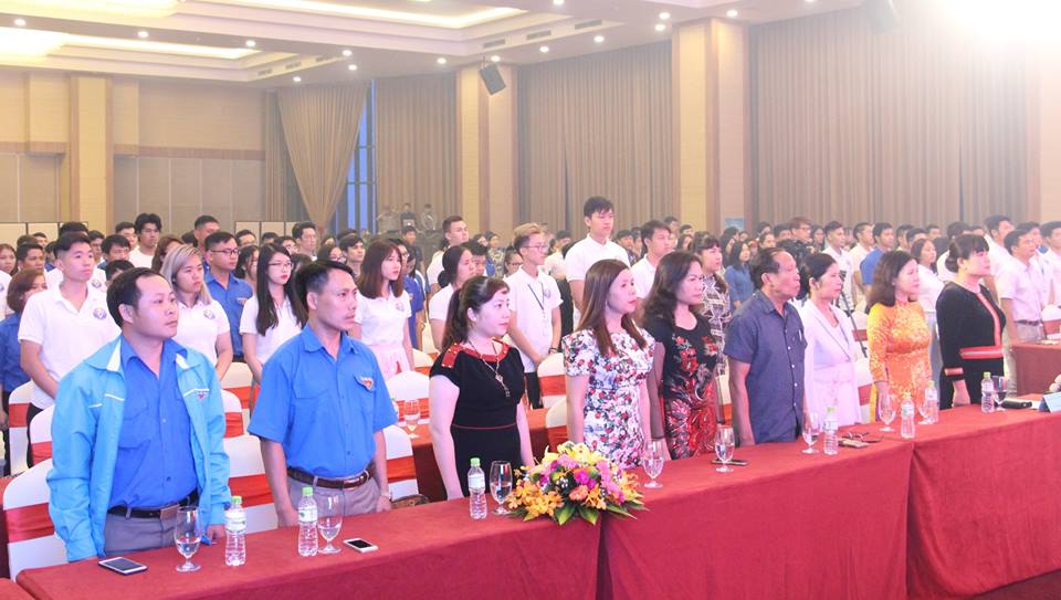 Các đại biểu tham dự buổi lễ
