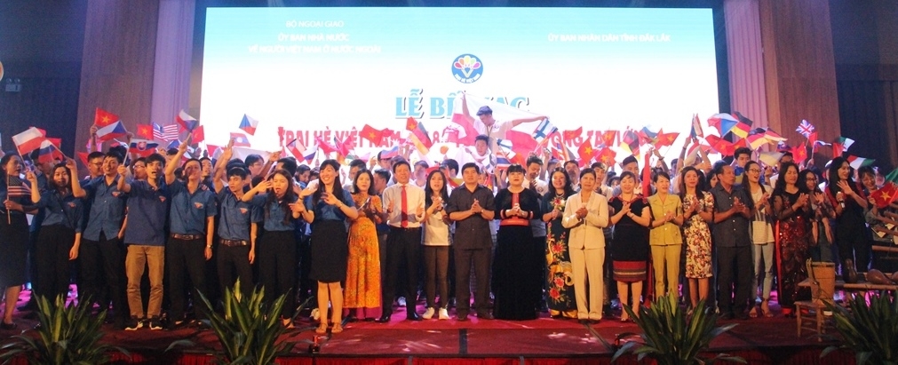 Các đại biểu cùng giao lưu tại chương trình