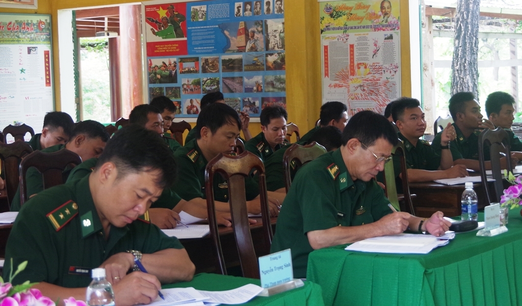 Các đại biểu tham dự hội nghị.