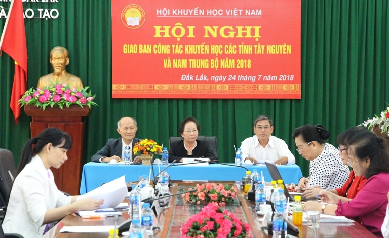 Các đại biểu tham dự hội nghị.