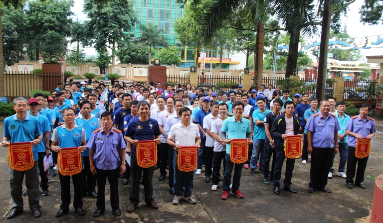 Các vận động viên tham gia hội thao.