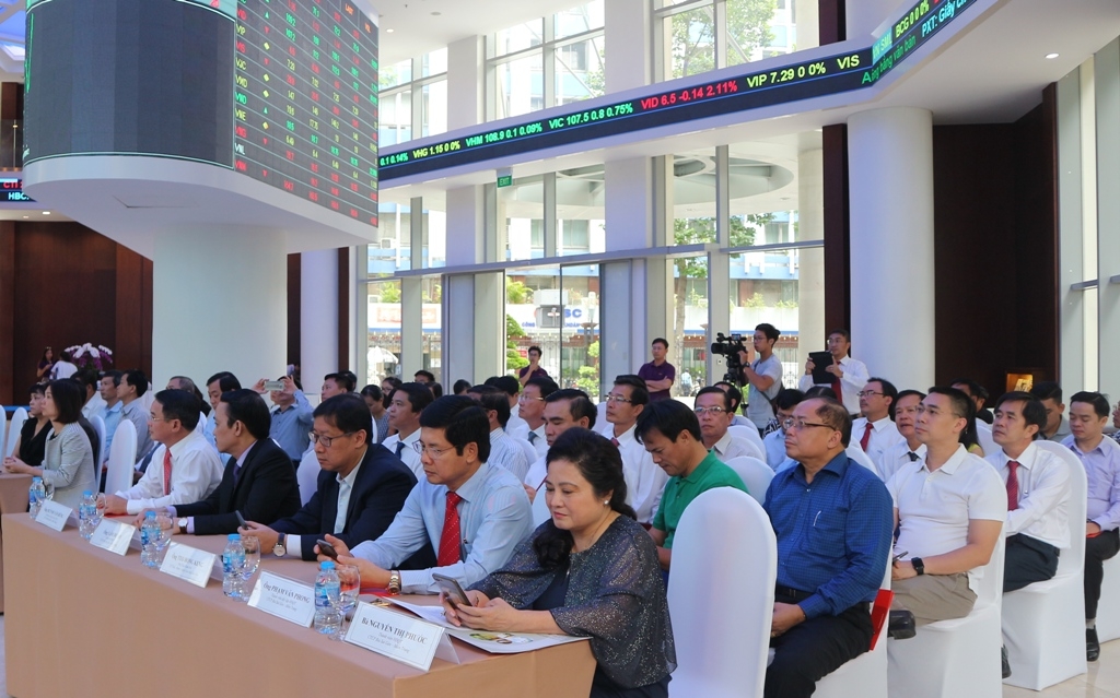 Các đại biểu tham dự lễ công bố