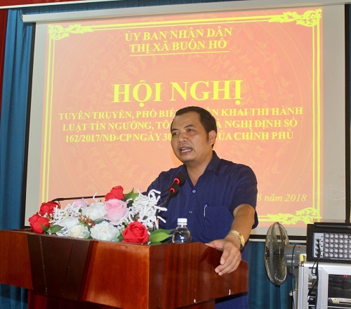 Trưởng ban tôn giáo - Sở nội vụ tỉnh Nghiêm Văn Chuẩn giới thiệu nội dung Luật Tín ngưỡng, tôn giáo