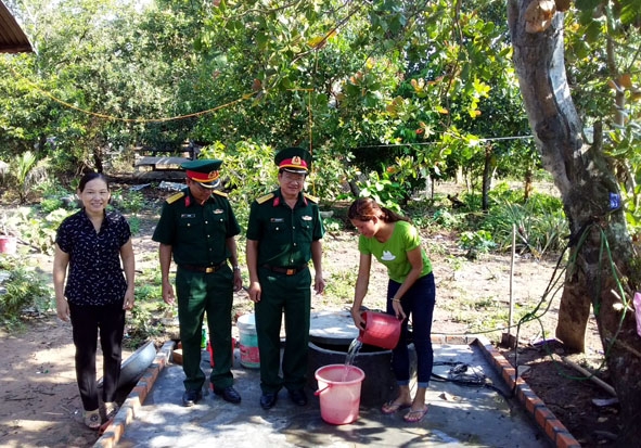 Công trình giếng nước Cụm dân vận số 3 tặng bà con buôn Yang Reh.