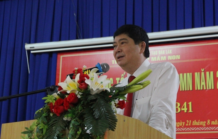 Giám đốc Sở GD-ĐT Phạm Đăng Khoa phát biểu tại buổi lễ.