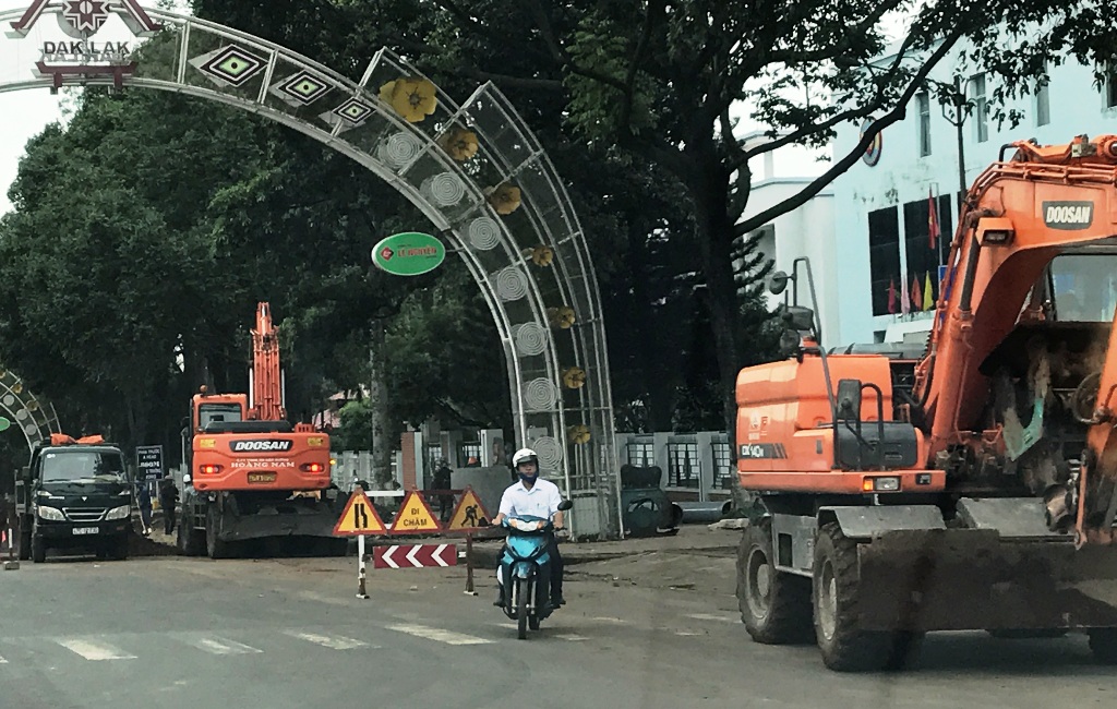 Thi công một dự án trên địa bàn TP. Buôn Ma Thuột. Ảnh minh họa