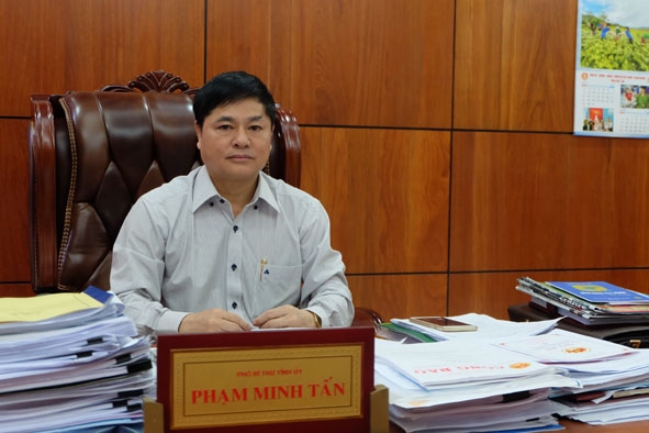 Phó Bí thư Thường trực Tỉnh ủy Phạm Minh Tấn.