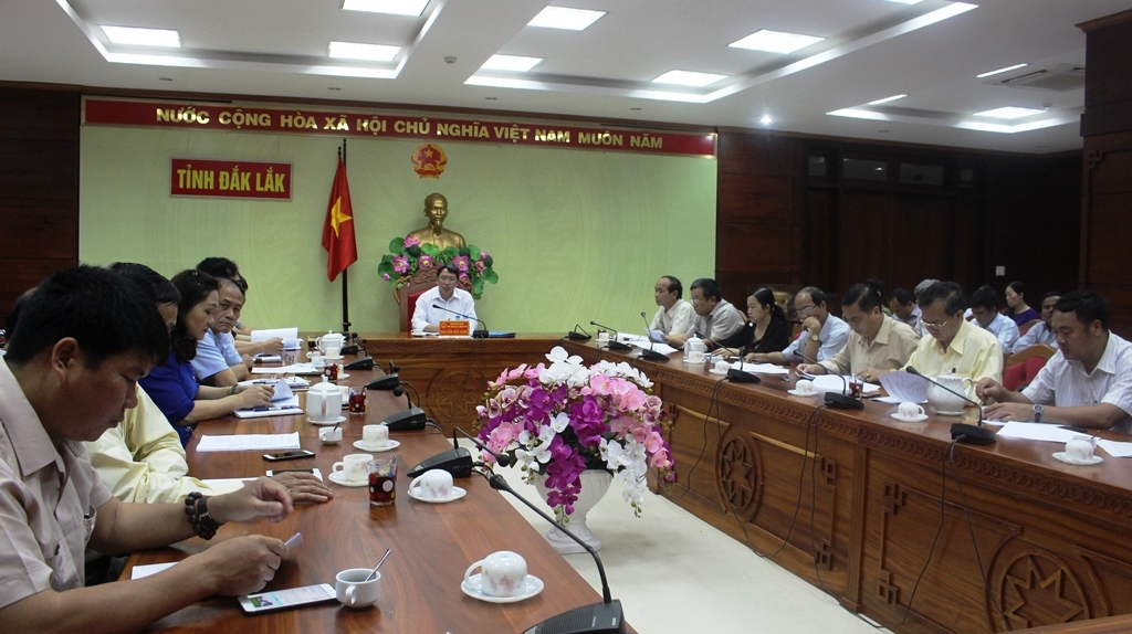 Đại biểu tham dự tại điểm cầu Đắk Lắk.