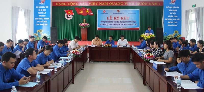 Các đại biểu tham dự lễ ký kết