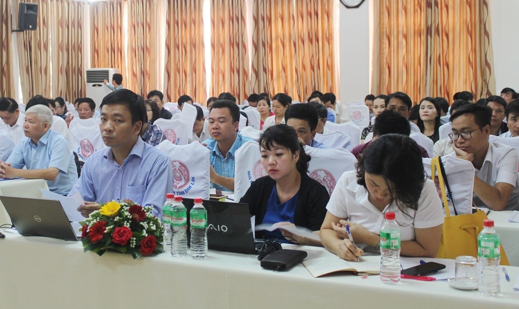 Các đại biểu tham dự hội nghị