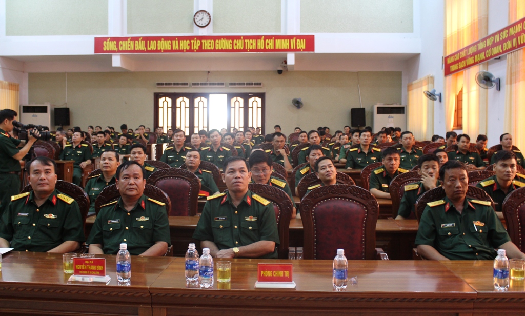 Các đại biểu tham dự sinh hoạt truyền thống
