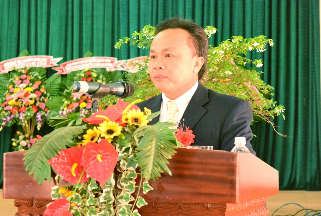 Chủ nhiệm Ủy ban kiểm tra Huyện ủy Krông Pắc Trần Quốc Vĩnh đọc diễn văn kỷ niệm 70 năm Ngày truyền thống.