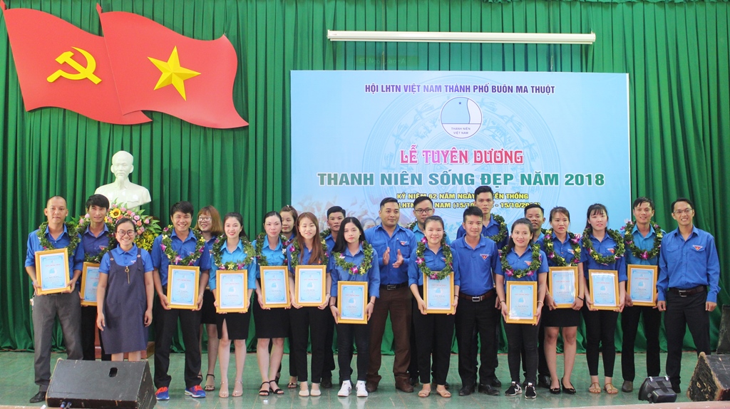 Các thanh niên tiêu biểu được tuyên dương thanh niên sống đẹp năm 2018