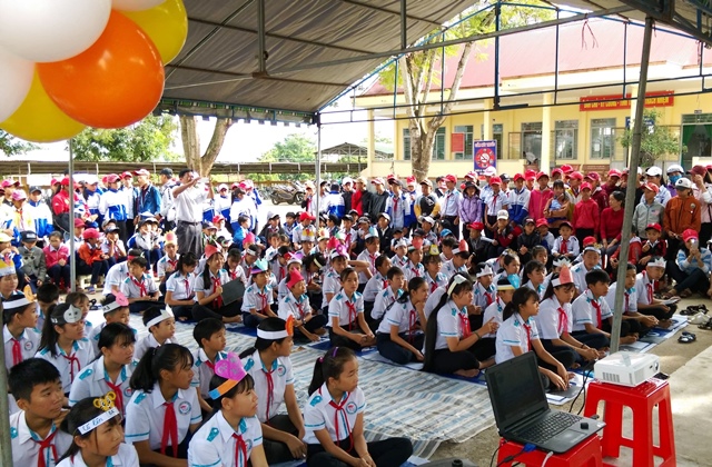 Các em học sinh tham gia hội thi.