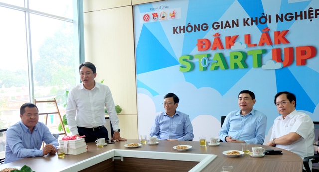 Đồng chí Nguyễn Hải Ninh, Phó Chủ tịch Thường trực UBND tỉnh phát biểu tại buổi làm việc