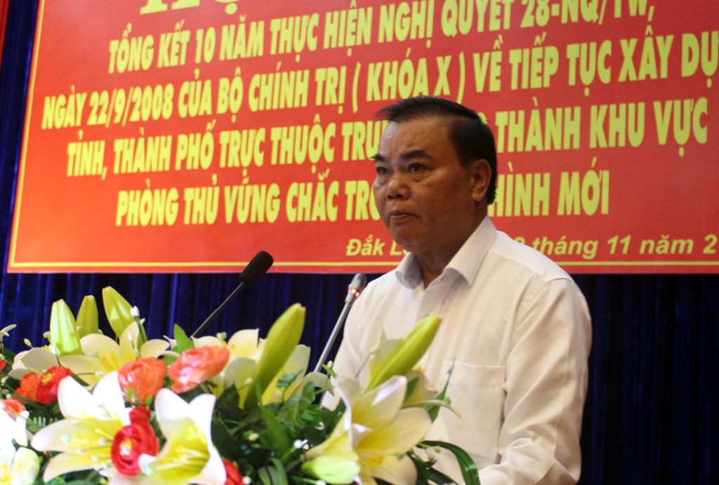 Bí thư Tỉnh ủy Êban Y Phu phát biểu kết luận hội nghị
