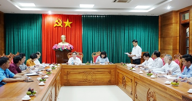 Các đại biểu tham dự buổi làm việc.