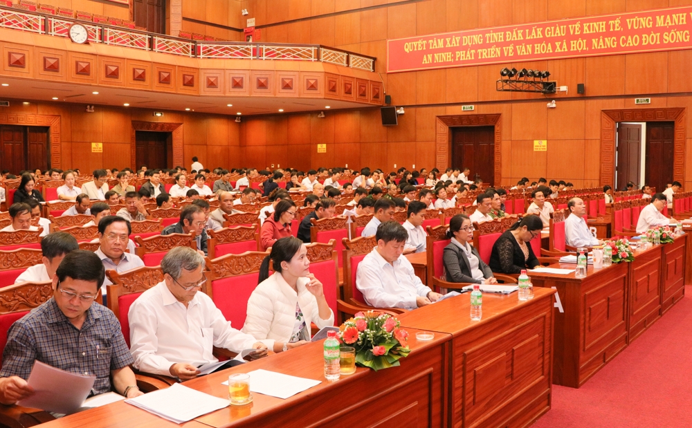 Các đại biểu tham dự hội nghị.
