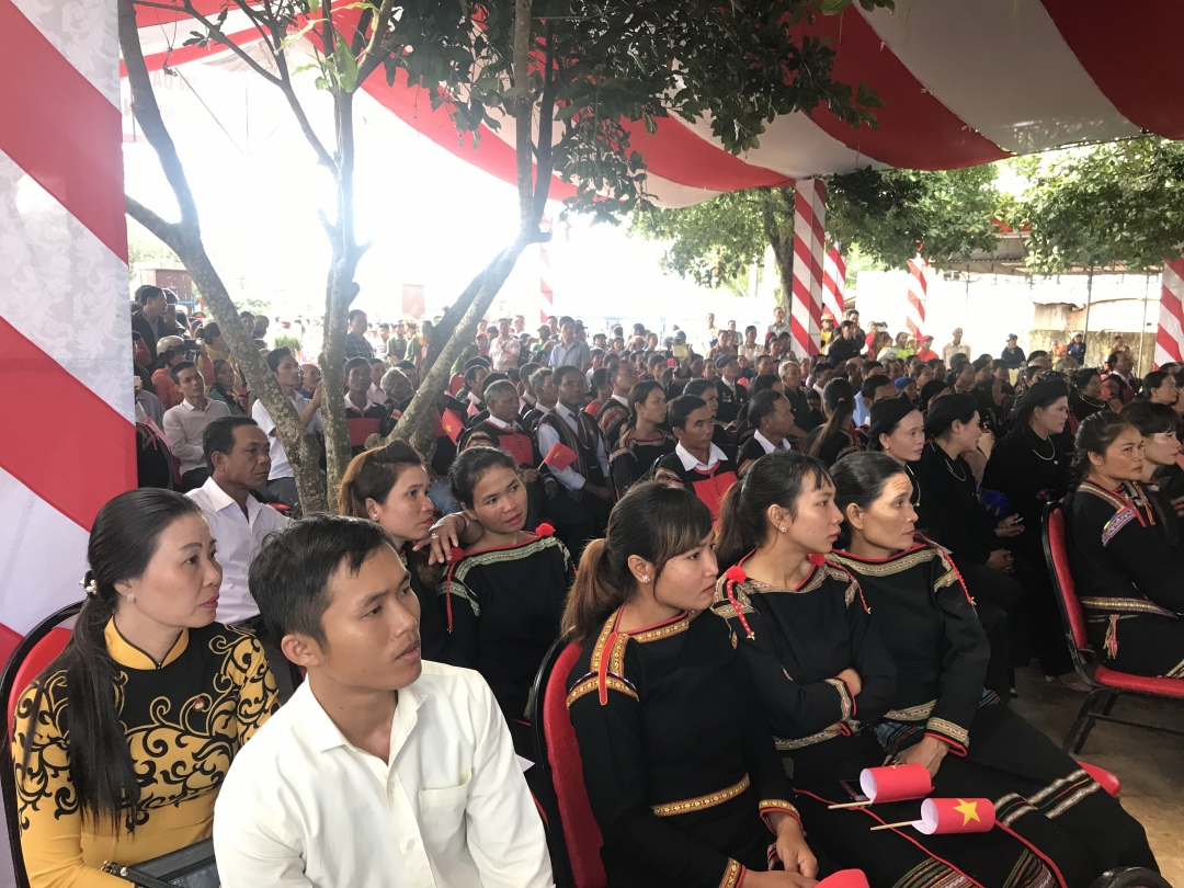 Đồng bào các dân tộc xã Dur Kmăl (huyện Krông Ana) tham dự Ngày hội Đoàn kết toàn dân tộc  năm 2018. Ảnh: N. Hoa