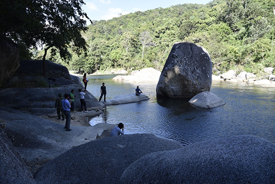 Thác Krông Kma (huyện Krông Bông), nơi có cảnh quan thiên nhiên tuyệt đẹp.  