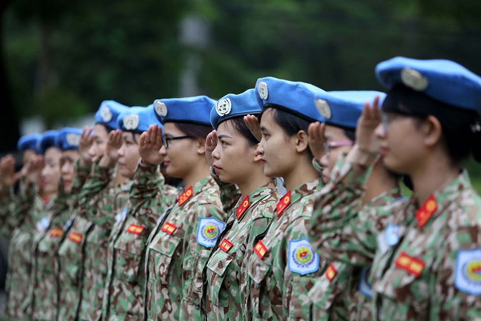 Những nữ “chiến binh” tham gia Bệnh viện dã chiến 2 tại Nam Sudan lên đường sáng 1-10. 