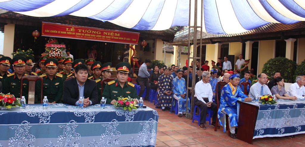 Các đại biểu tham dự buổi lễ