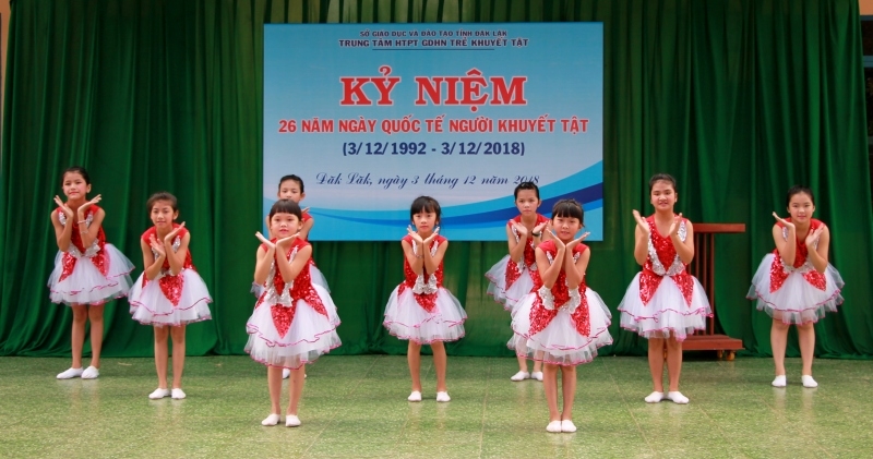 văn nghệ.jpg