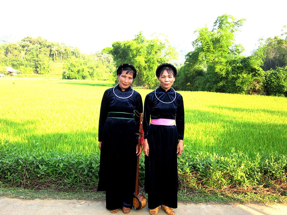Phụ nữ Tày ở Chợ Chu đôn hậu và mến khách. 