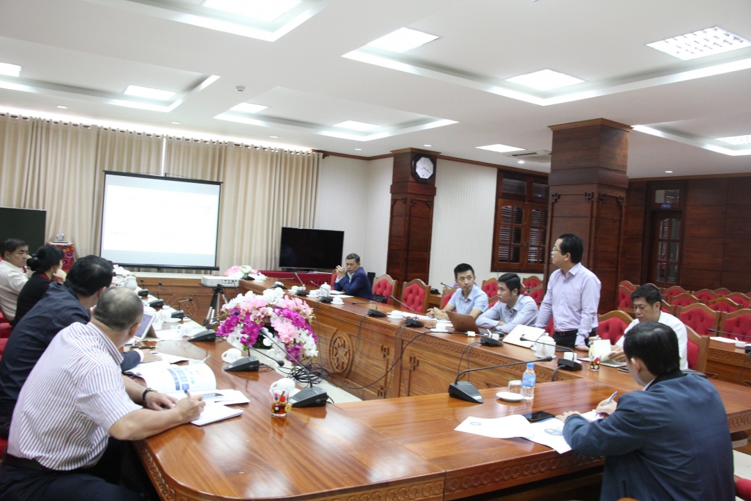 Quang cảnh buổi làm việc 