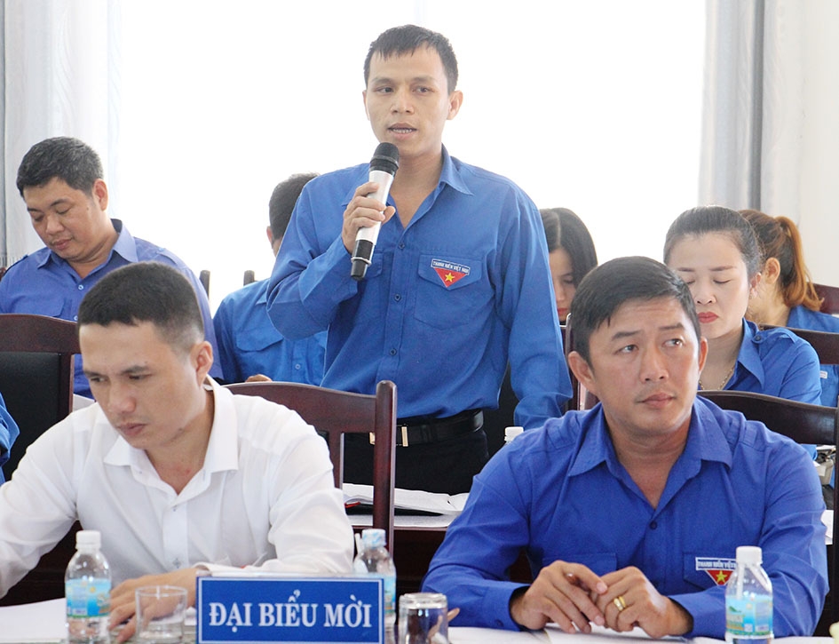 Đại diện Huyện Đoàn Krông Pắc chia sẻ kinh nghiệm công tác hỗ trợ thanh niên sau cai ở địa phương tại buổi Tọa đàm nâng cao hiệu quả công tác tuyên truyền phòng, chống ma túy trong đoàn viên thanh niên năm 2018.