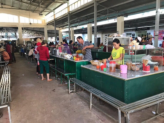 Một góc chợ Ea Tu