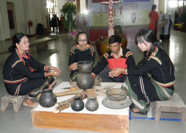 Tái hiện không gian sinh hoạt của người Êđê