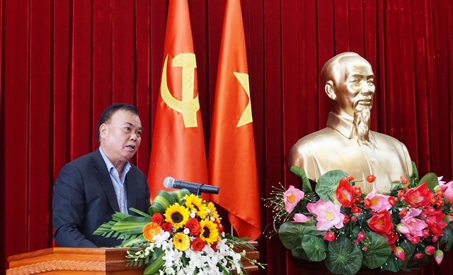 Bí thư Tỉnh ủy Êban Y Phu phát biểu chỉ đạo hội nghị.