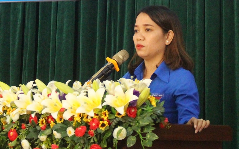 Bí thư Đoàn khối các cơ quan tỉnh Phan Thị Mỹ Lệ đánh giá kết quả hoạt động công tác Đoàn và phong trào thanh niên năm 2018