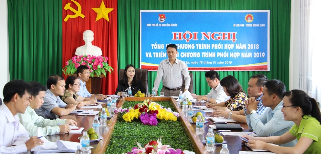 Các đại biểu tham dự hội nghị