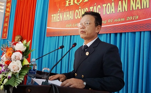 Chánh án TAND tỉnh Nguyễn Duy Hữu khai mạc hội nghị.